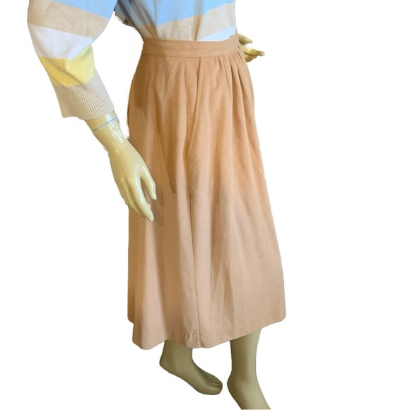 VINTAGE 1980'S P.H.M. SPORTSWEAR CAMEL FAUX SUEDE FEEL SKIRT SUIT (16) - Picture 9 of 15